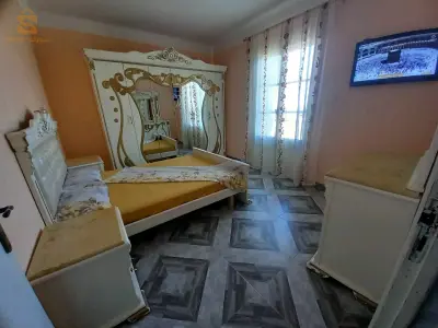 شقة f3 ماشاء الله مجهزة و نظيفة مطلة على البحر 0656577791