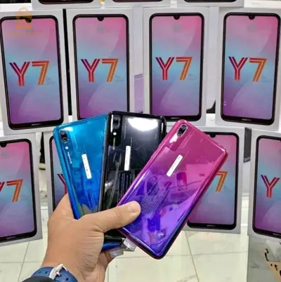Smartphone HUAWEI y7 PRO Huawei y7 pro 2019128/4 stockage Batterie 4000mAhSnapdragon 4500Taille des écran 6.2التوصيل 58ولاية الدفع عند الاستلام.19000دج0665955230فب👉viber watts