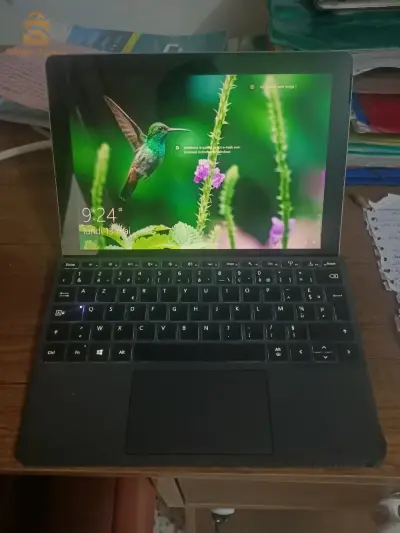 Microsoft Surface Go 💻