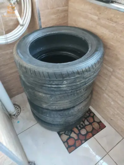 4pneu hunkok bon état