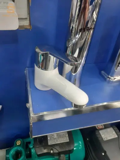 خلاط ماء أبيض
