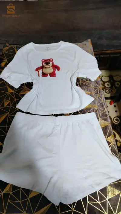 ملابس نسائية