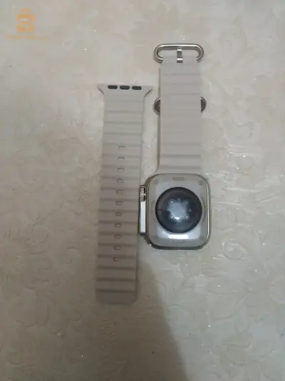 ساعة للبيع