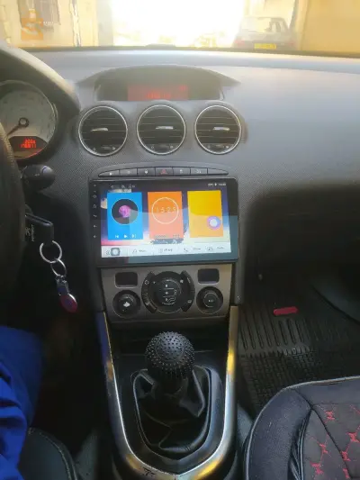 l'aile droite le bas de caisse un petit raccord la malle