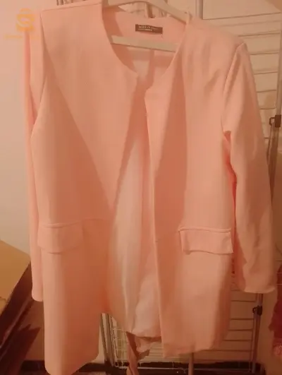 Des manteaux et gilets neuf