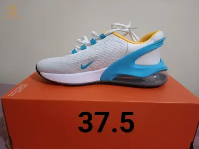 Nike model sport 🇨🇵🇨🇵 pour les femme produit original avec code QR