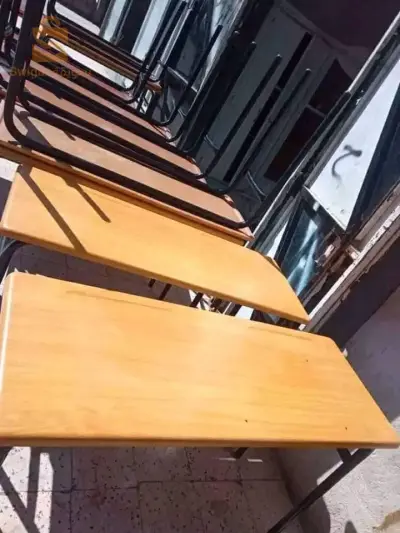 كرسي طاولة