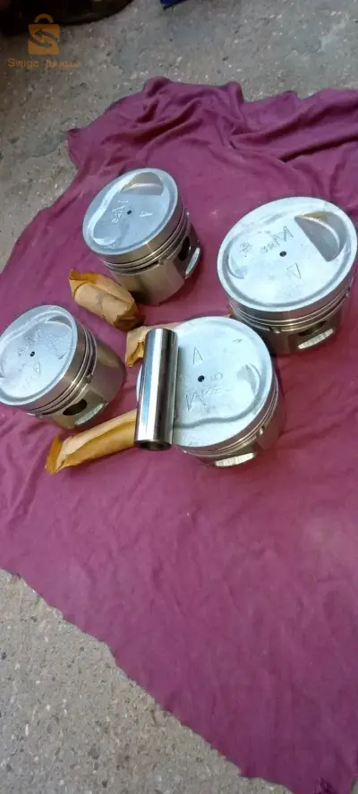 Mitsubishi  4G 32 ....L 300#piston