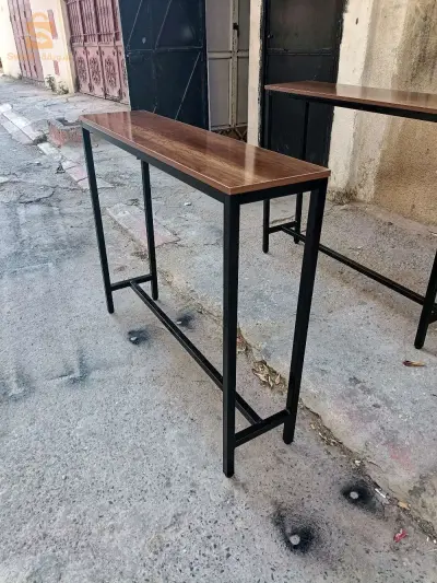 كراسي وطاولات