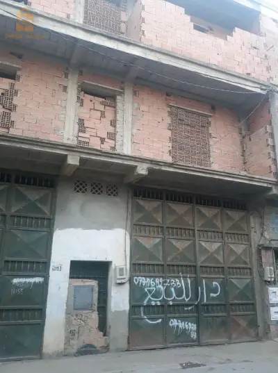 دار للبيع ماشي فيني فيها 320 متر ، كهرباء ، غاز ، ماء + عقد ملكية 
حي المرجة 2 الشاطو براقي العاصمة 
رقم الهاتف : 0557200301