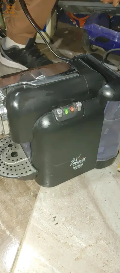 آلة صنع القهوة و الكابوتشينو