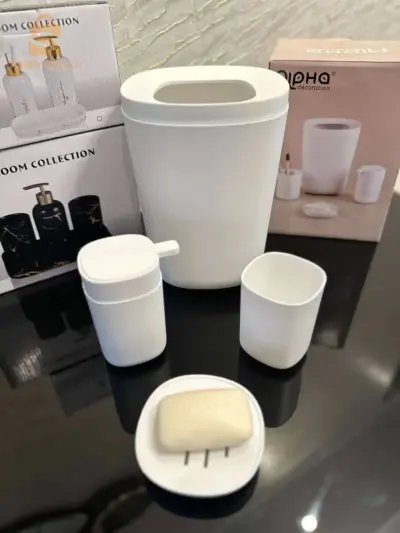 set de bain 4 pcs Fabriqué en plastique