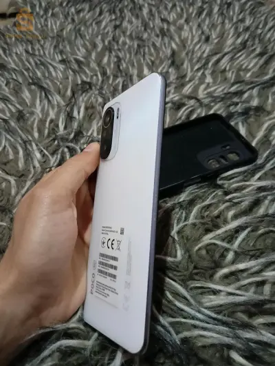 POCO F3