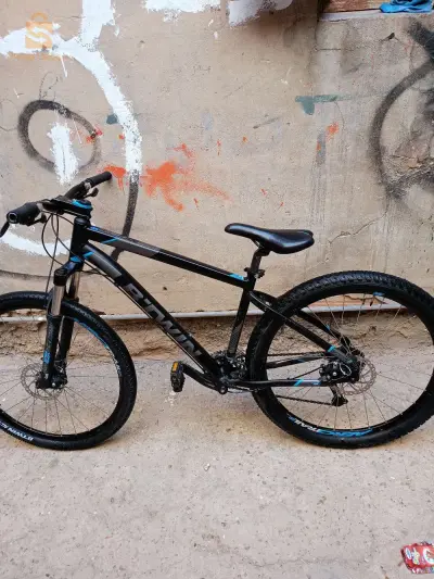 vélo Btwin 520 
la taille :M
chaba li khson mrhba 
la livraison kaina✅
numéro :0775127284