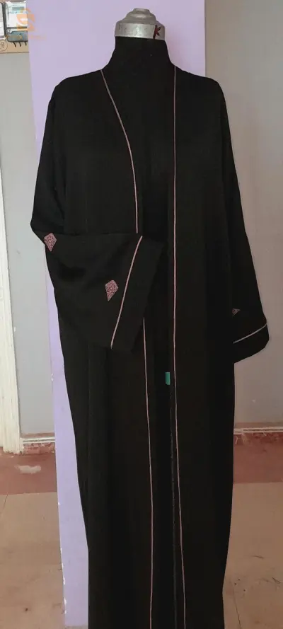ملابس نسائية