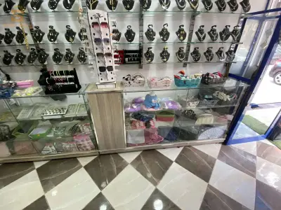 سلع لبيع قاع كيم درات محل حاسي بونيف 
0777392968