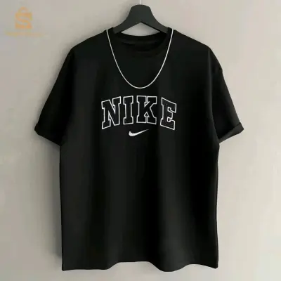T-shirt nike oversize 
les tailles Disponibles 
livraison 58 willaya