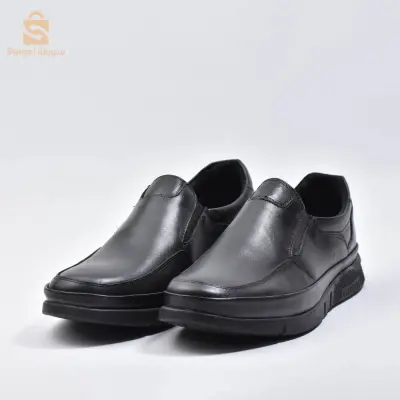 Black leather trapper for men