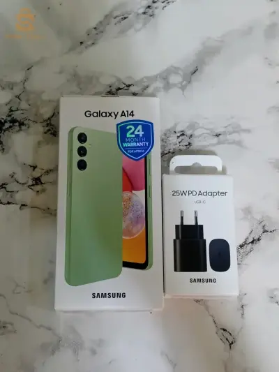 samsung a14 4/64g état 9/10 premiere main avec une couleur noir+un chargeur 25w original - le  prix est  négociable