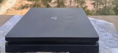 PS4 slim