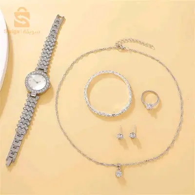 ساعة فضية ألماسية عصرية
