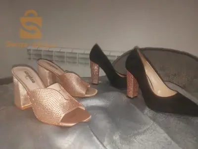 Sabot et chaussures soirées non portés beaucou
صابو وصبابط سواري غير ملبوسين كثيرا