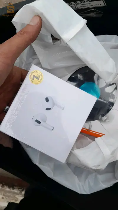 airpods ten space