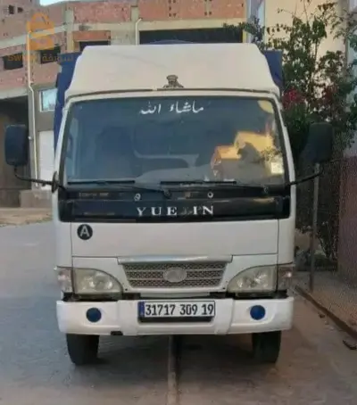 CAMION YUEJIN