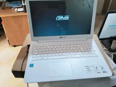 micro Asus blanc habat caba