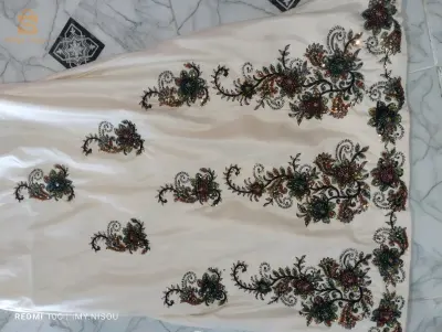 ڨندورة بيضاء