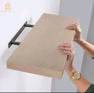 étagère murale avec support invisible