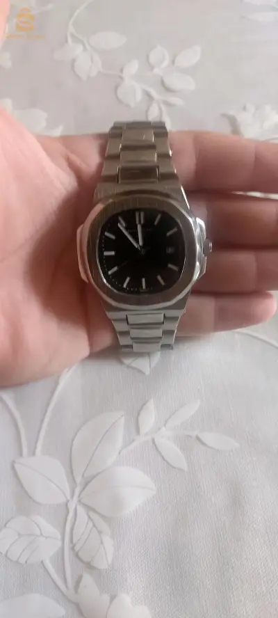 ساعة من نوع  patek Philippe