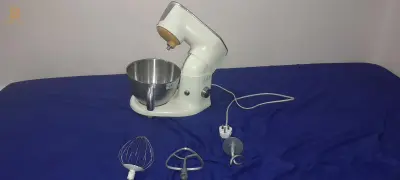 عجان ألي فليبس