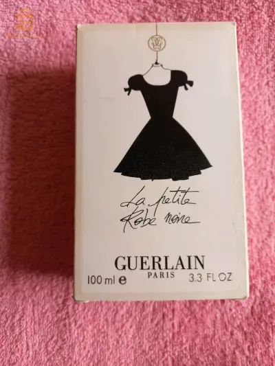 La Petite Robe Noire
