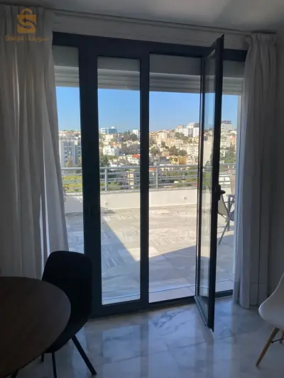 location de moderne meublé avec deux terrasses