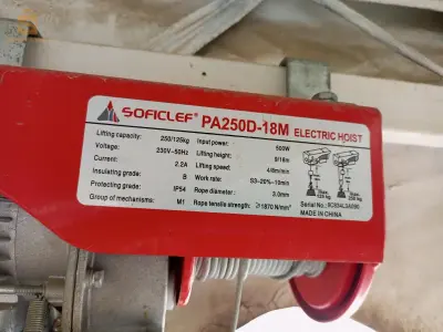 je vends un monte charge de marque soficlef 250 kg