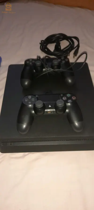 PlayStation 4slim