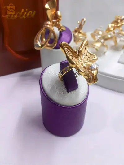 Or 18 carats