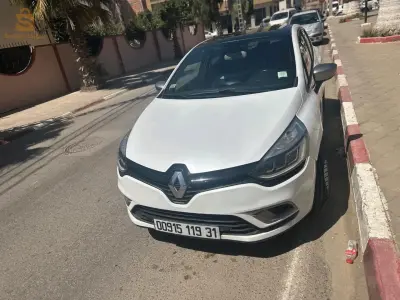 une belle voiture Clio4 gtline