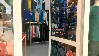 محال رجال للبيع كله