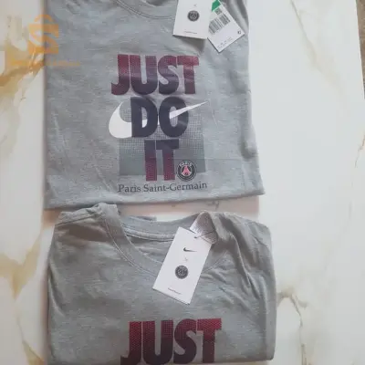 🥁🚨 NOUVELLE ARRIVAGE 🥁🚨#Disponible_0558459644
New Articles. #Kaba_Européen 
T_Shirt #Nike_Paris_Saint_Germain. #Just_Do_It
Couleur : Gris
Taille :  L /Xl
 #Prix_Imbatteble:  5 200 DZ 🤗🤙🤙✅  Livraison : Disponible 58 wilaya 🤗👌
التوصيل متوفر 58 ولاية  مرحبا بيكم 👌

#nike #nikefootball #nikeair #nikemen #niketshirt #nikerunning #nikeboy #styleme #StyleUnique