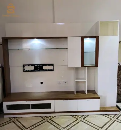 طاولة تلفزيون