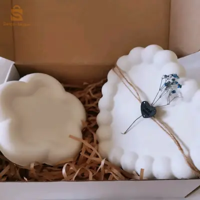 Box cadeaux avec articles décoratifs vide poche et plateaux
