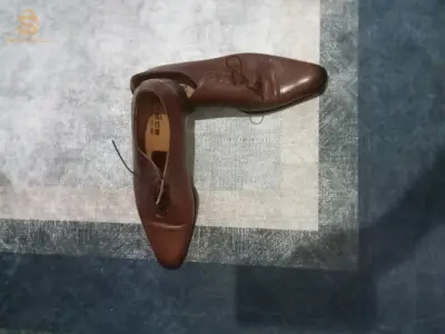 une sendalle est une chosure classique