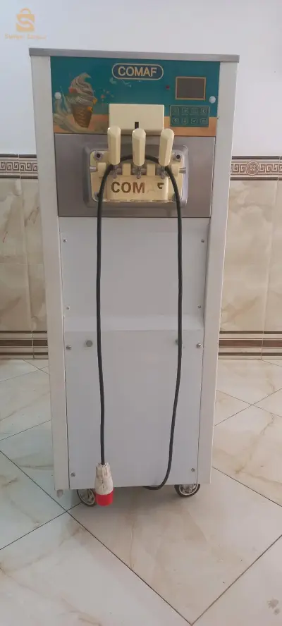 آلة مثلجات