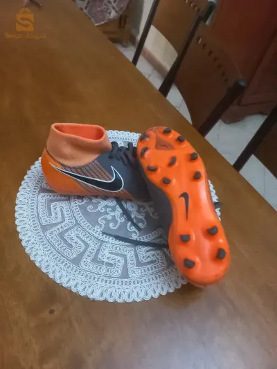 soulier d'origine bonne état prix 7000da 38.5 pointure