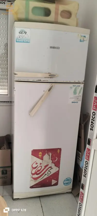 chambre à coucher+ cuisinière+ frigidaire