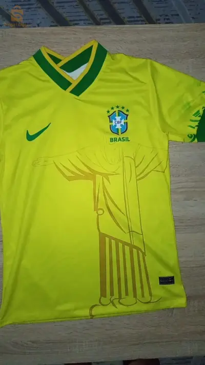 قميص منتخب البرازيل