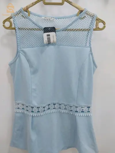Haut bleu classe