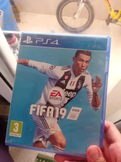 PS 4